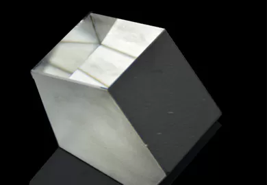 Pentaprism: Deflecting Light Beams Precisely by 90 Degrees