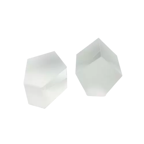 Optische Prismenkonstruktion und Strahlteiler-Pentaprisma-Design f&uuml;r eine &auml;u&szlig;erst stabile optische Pfadsteuerung in Pr&auml;zisionsbildgebungssystemen